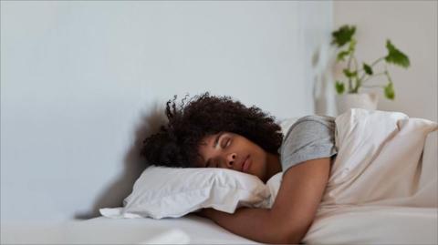 4 طرق لتحسين جودة نومنا