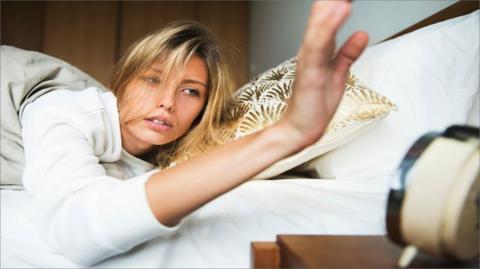 5 نصائح لمقاومة الرغبة في البقاء في السرير